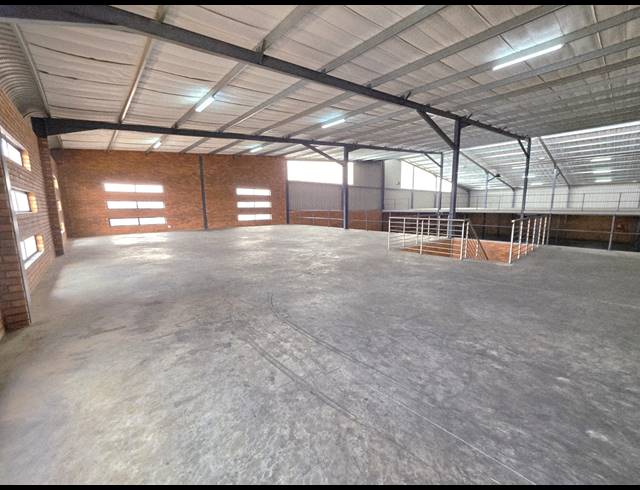 2,849M² WAREHOUSE TO LET IN ORMONDE